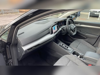 Used Volkswagen Golf 2023 for sale - 76048921: Photo 2