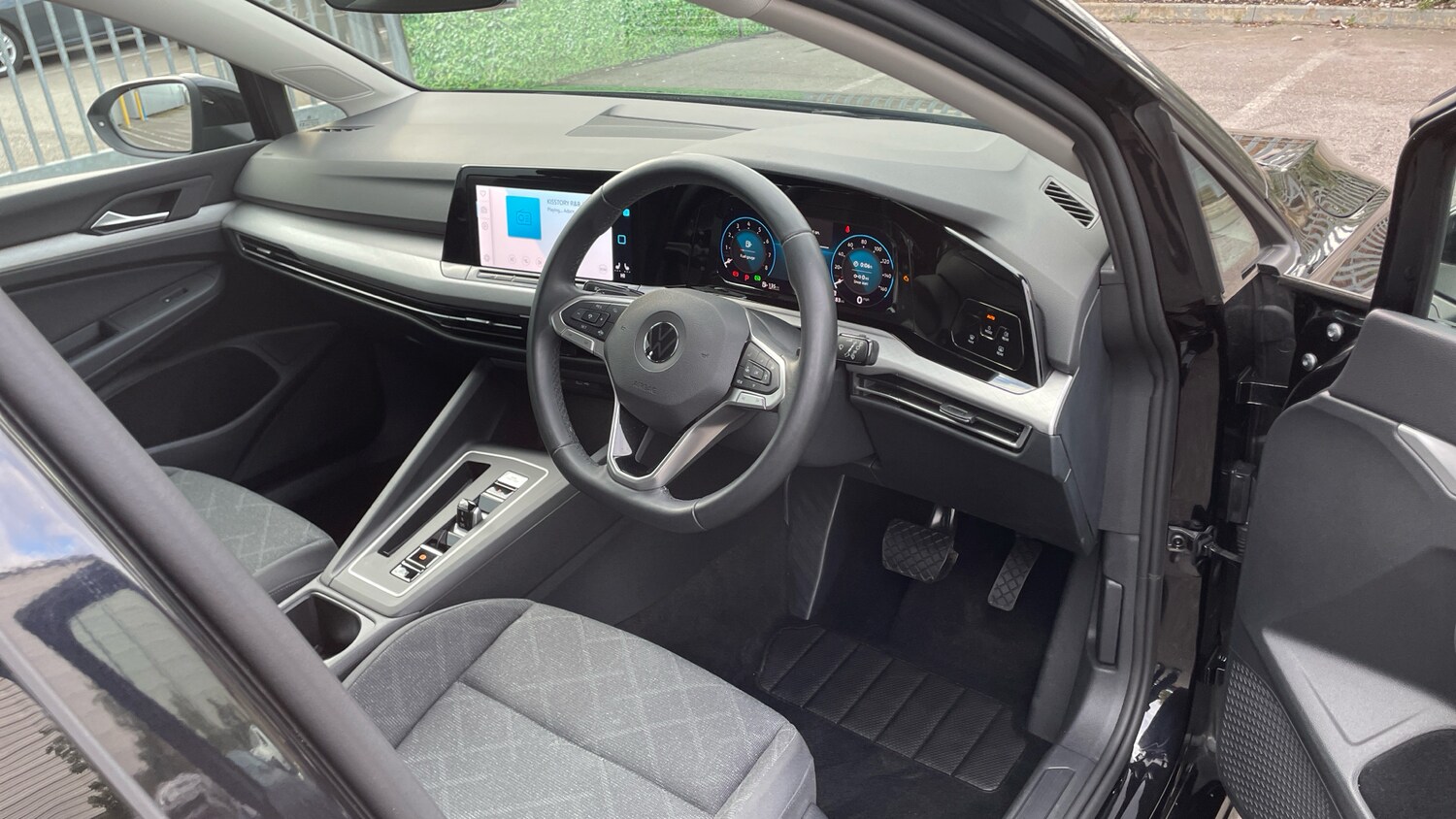 Used Volkswagen Golf 2023 for sale - 76048921: Photo 6