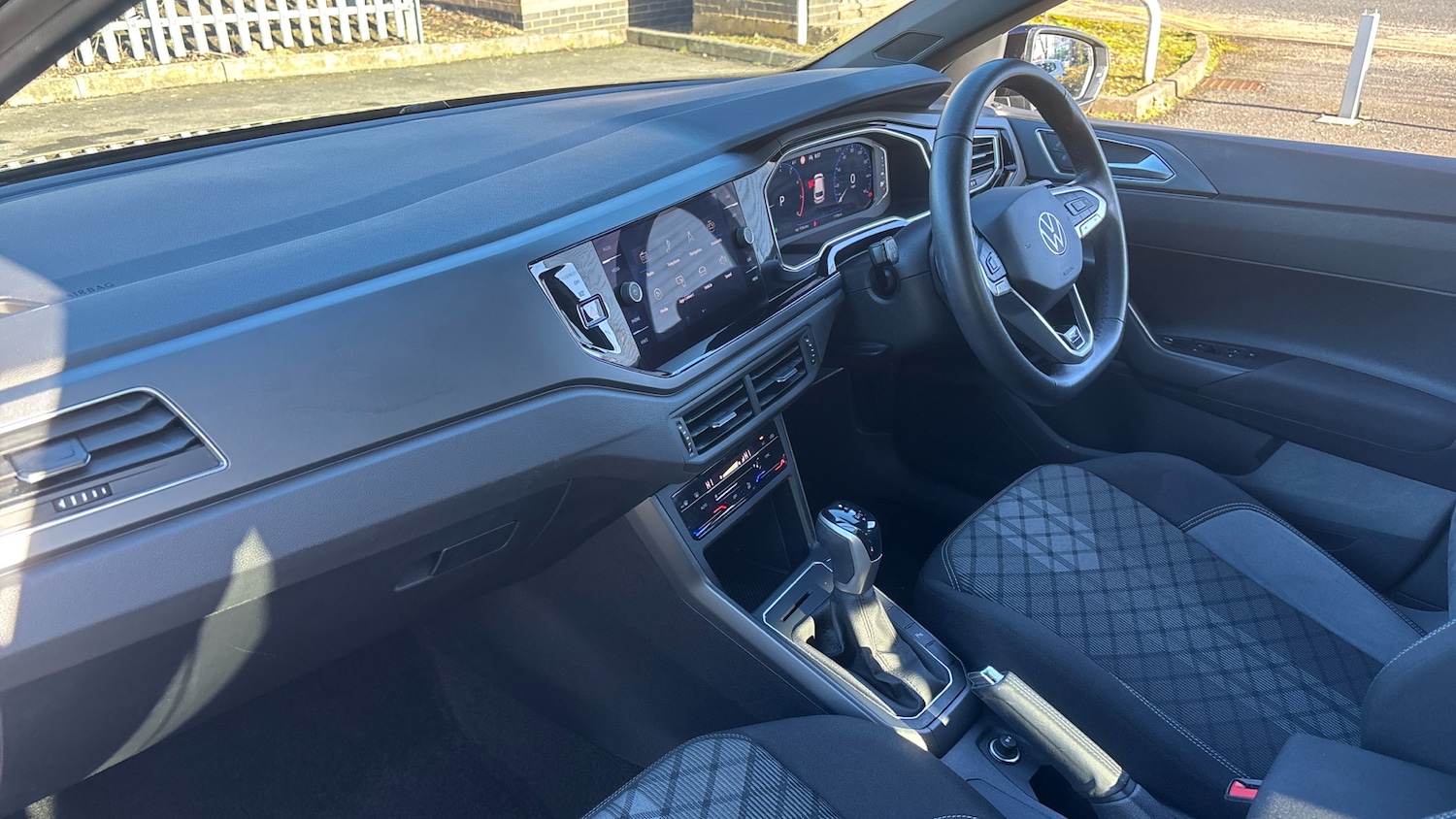 Used Volkswagen Polo 2023 for sale - 77945284: Photo 2