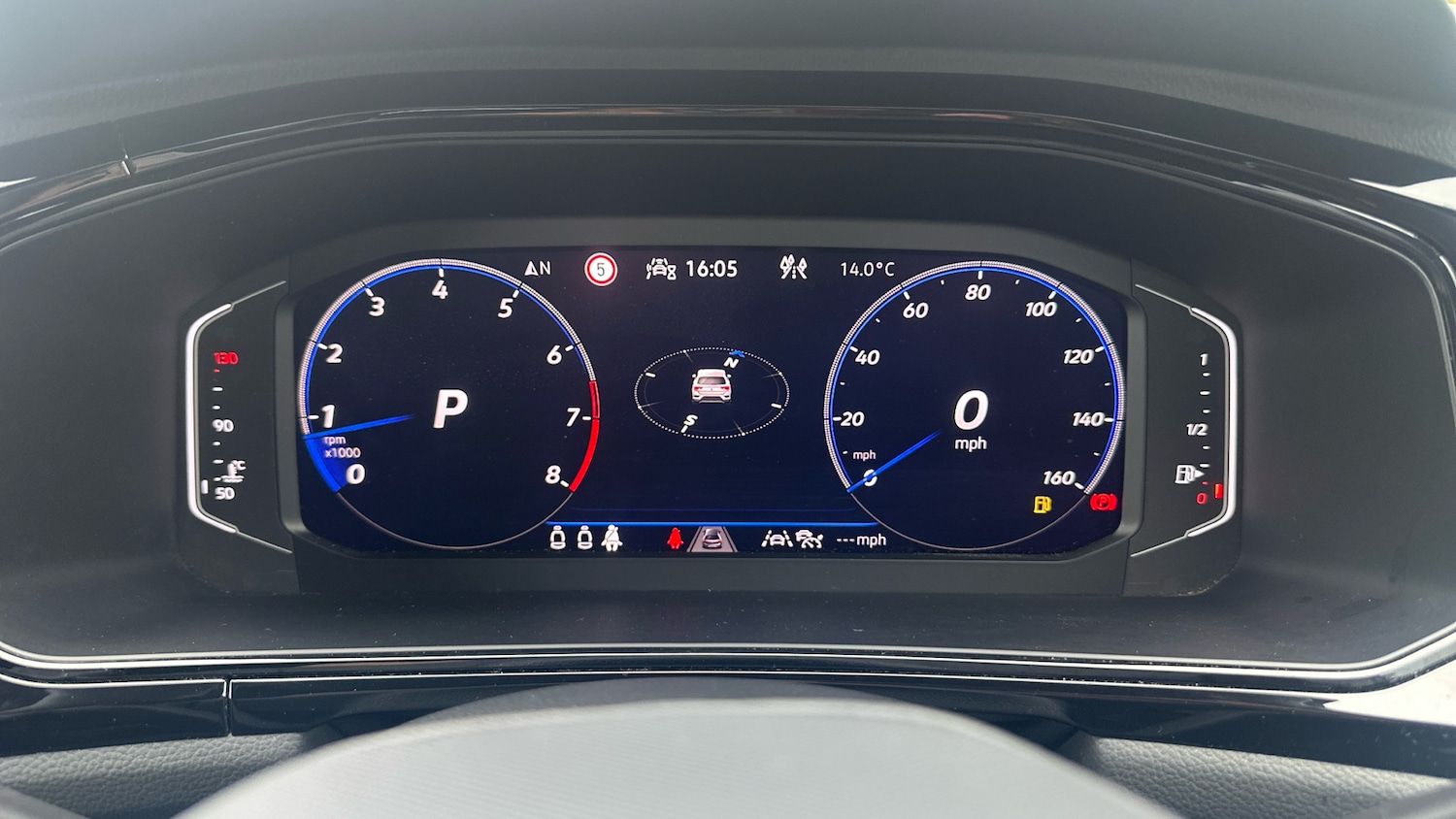 Used Volkswagen T-Roc 2025 for sale - 76252267: Photo 11