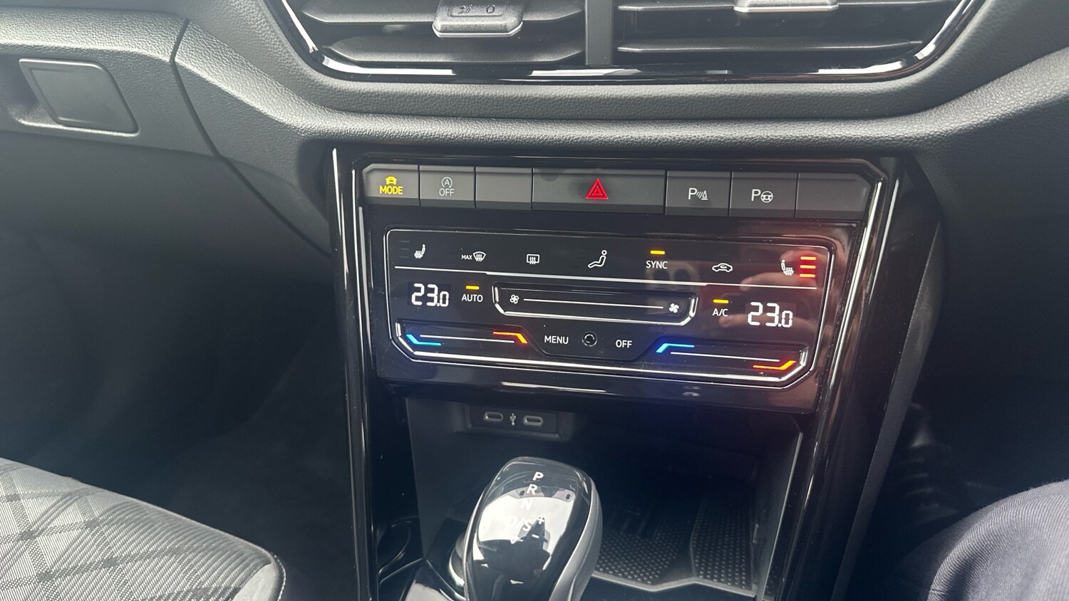 Used Volkswagen T-Roc 2025 for sale - 76252267: Photo 13