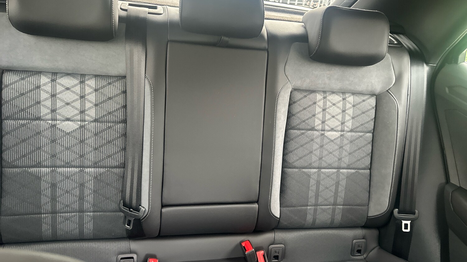 Used Volkswagen T-Roc 2025 for sale - 76252267: Photo 16