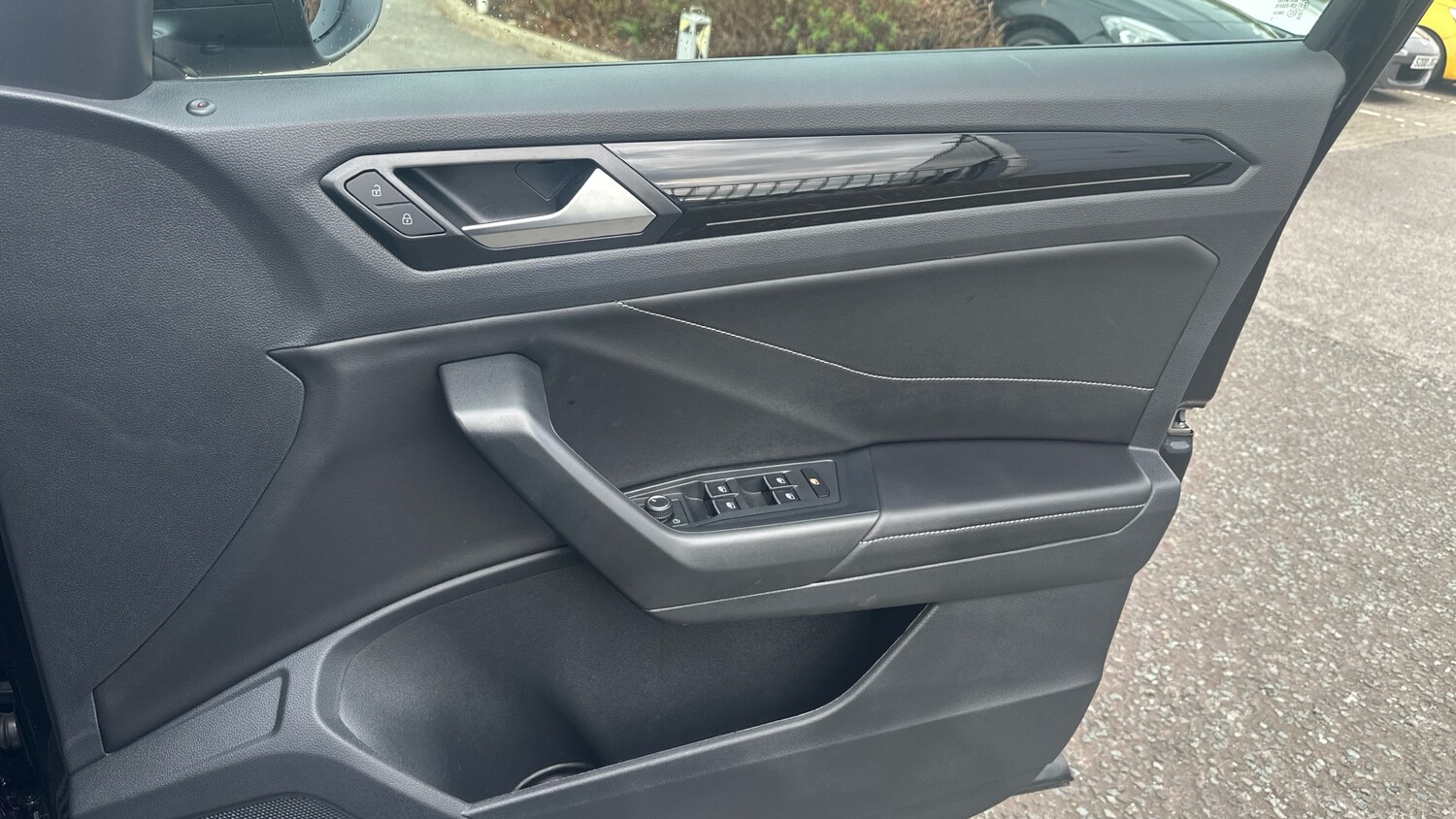 Used Volkswagen T-Roc 2025 for sale - 76252267: Photo 19