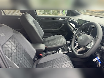 Used Volkswagen T-Roc 2025 for sale - 76252267: Photo