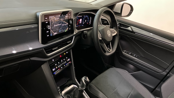 Used Volkswagen T-Roc 2024 for sale - 76183133: Photo 2