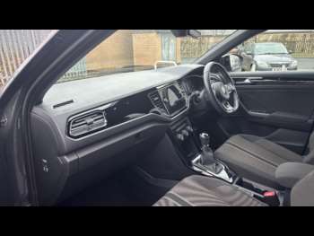 Used Volkswagen T-Roc 2021 for sale - 74830096: Photo