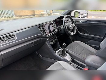 Used Volkswagen T-Roc 2019 for sale - 78869983: Photo