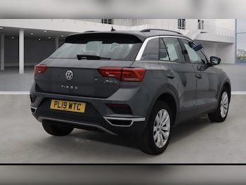 Used Volkswagen T-Roc 2019 for sale - 76120254: Photo