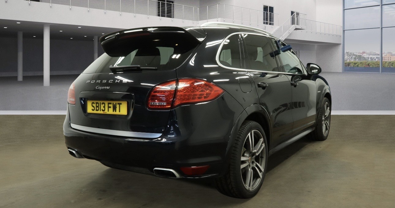 Used Porsche Cayenne 2013 for sale - 78018372: Photo 2