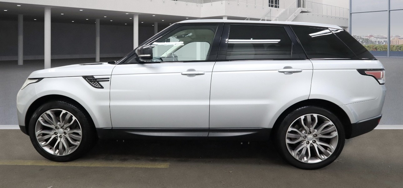 Used Land Rover Range Rover Sport 2015 for sale - 77385271: Photo 4