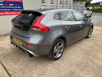 Used Volvo V40 2016 for sale - 75679934: Photo