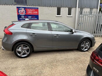 Used Volvo V40 2016 for sale - 75679934: Photo
