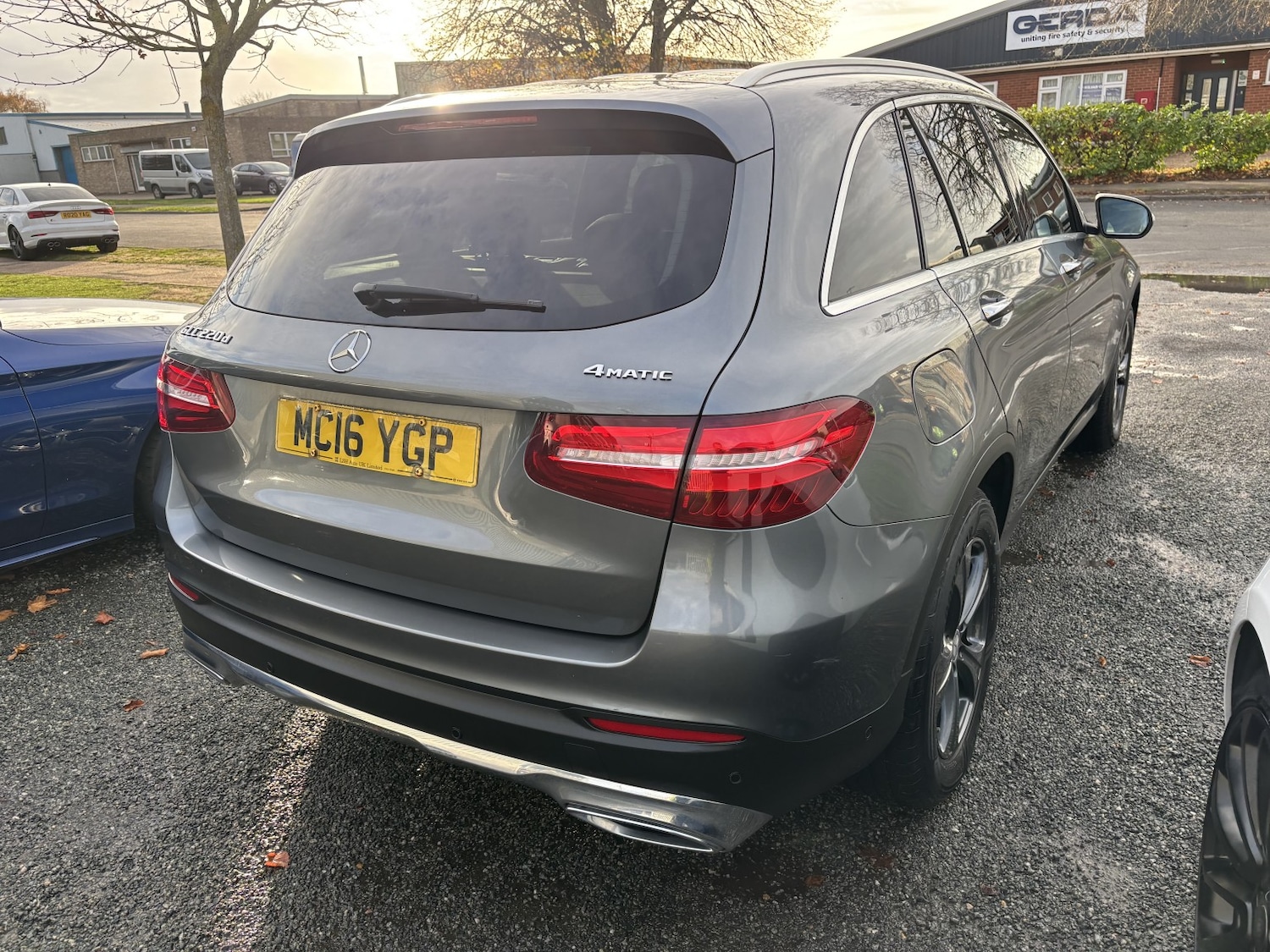 Used Mercedes-Benz GLC 2016 for sale - 76334719: Photo 4