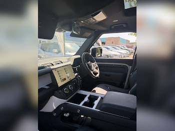 Used Land Rover Defender 2026 for sale - 79519657: Photo