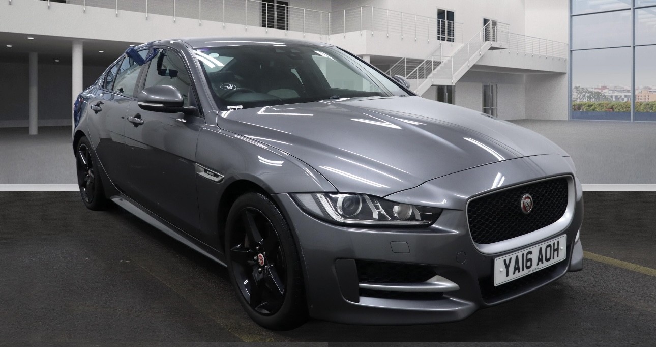 Used Jaguar XE 2016 for sale - 76956912: Photo 1