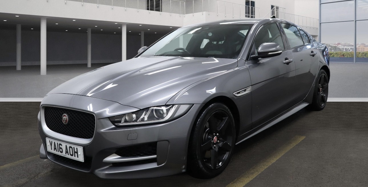 Used Jaguar XE 2016 for sale - 76956912: Photo 2