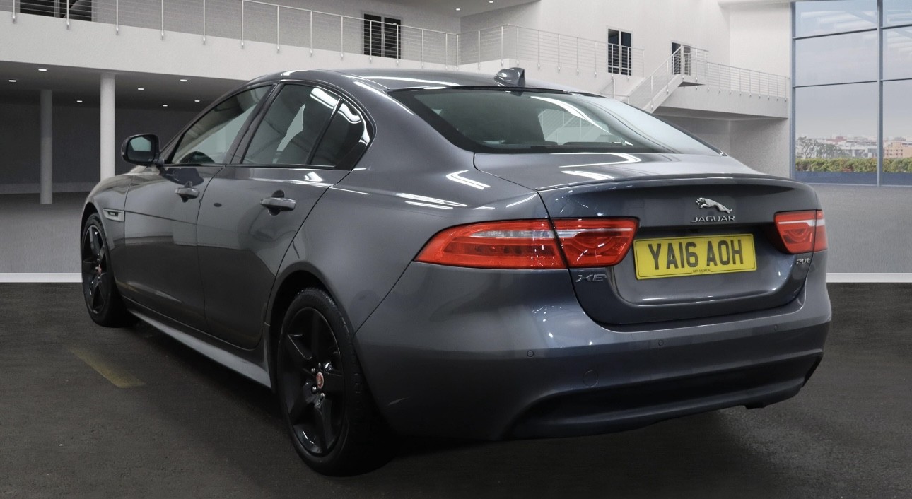 Used Jaguar XE 2016 for sale - 76956912: Photo 3