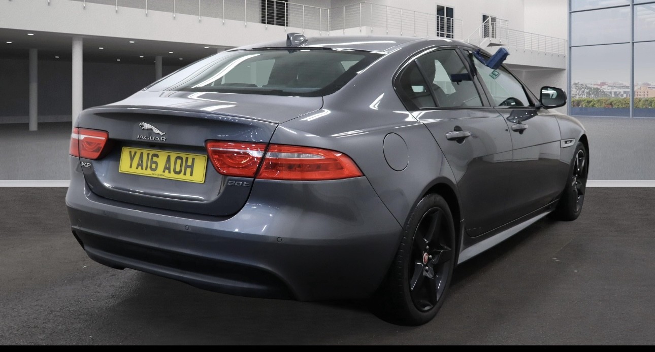 Used Jaguar XE 2016 for sale - 76956912: Photo 4