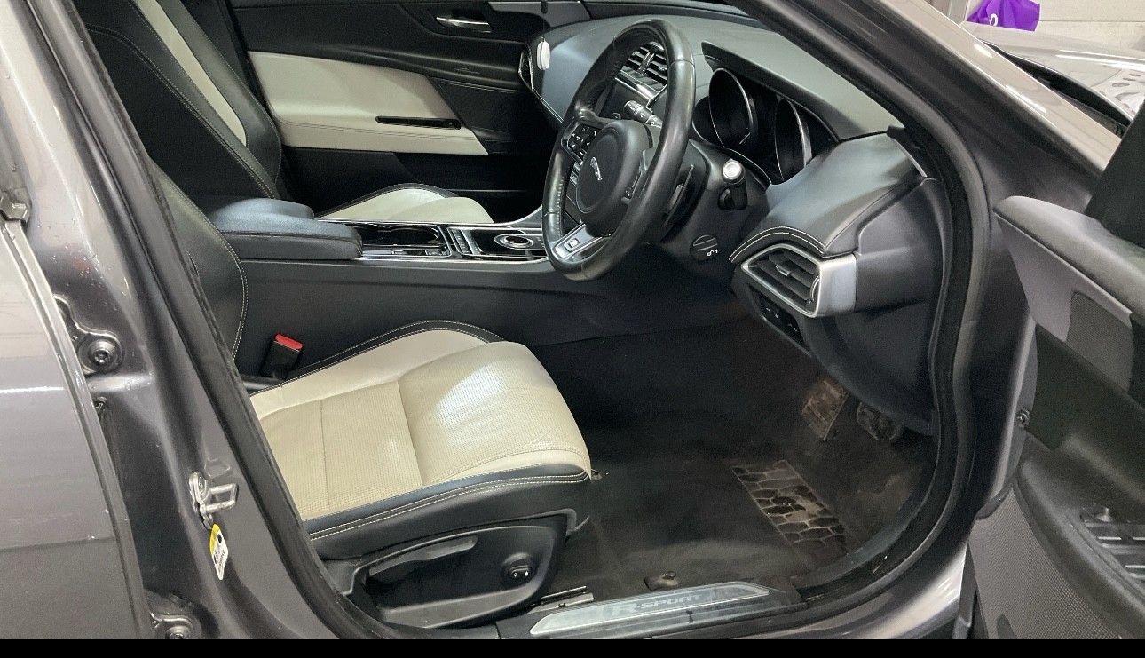 Used Jaguar XE 2016 for sale - 76956912: Photo 6