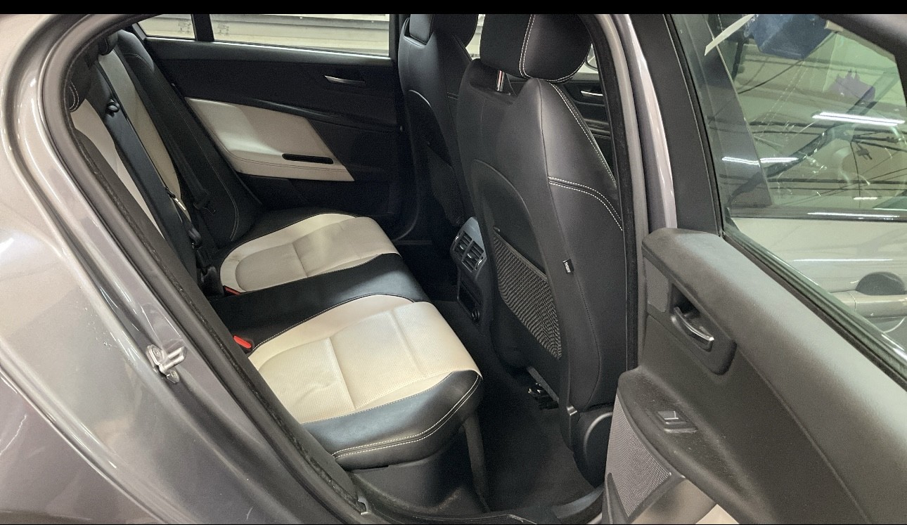 Used Jaguar XE 2016 for sale - 76956912: Photo 7