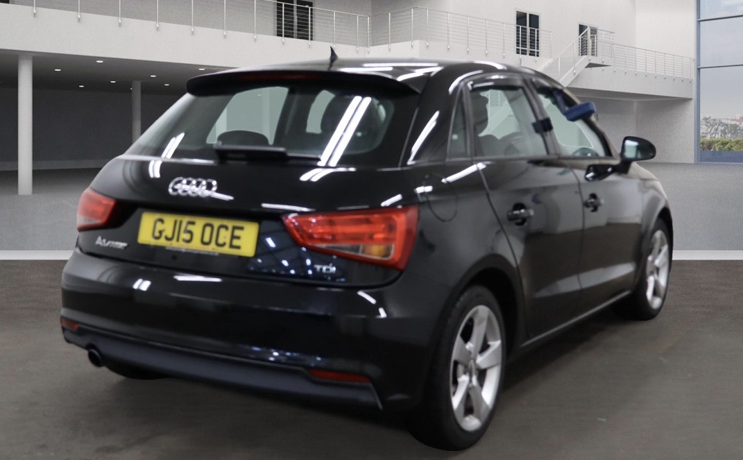 Used Audi A1 2015 for sale - 77370720: Photo 2