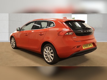 Used Volvo V40 2015 for sale - 79340833: Photo