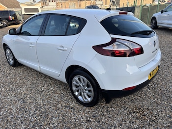 Used Renault Megane 2015 for sale - 77774801: Photo