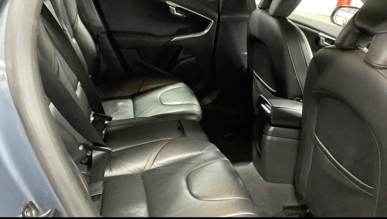 Used Volvo V40 2013 for sale - 77310713: Photo 3