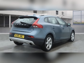 Used Volvo V40 2013 for sale - 77310713: Photo