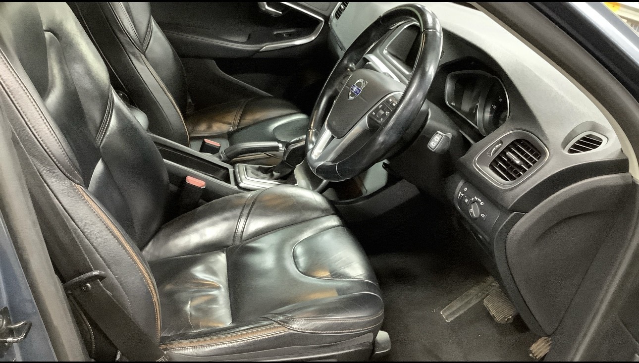 Used Volvo V40 2013 for sale - 77310713: Photo 6