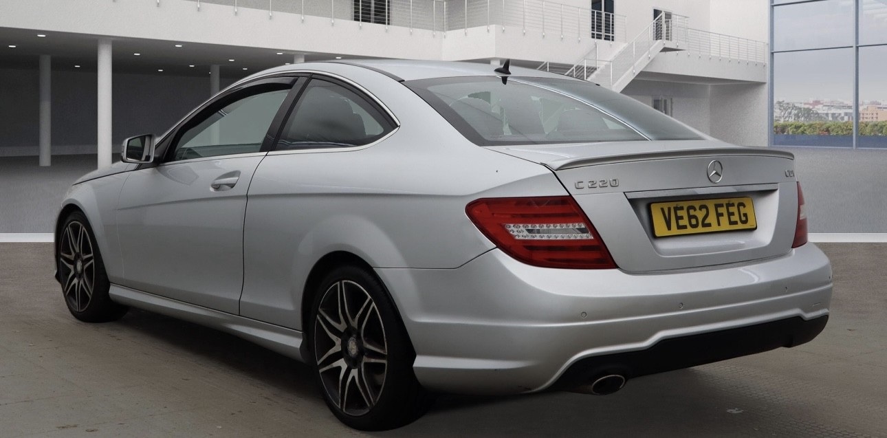 Used Mercedes-Benz C Class 2012 for sale - 77099900: Photo 3