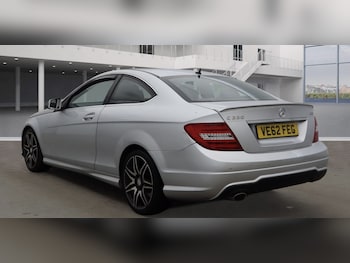 Used Mercedes-Benz C Class 2012 for sale - 77099900: Photo