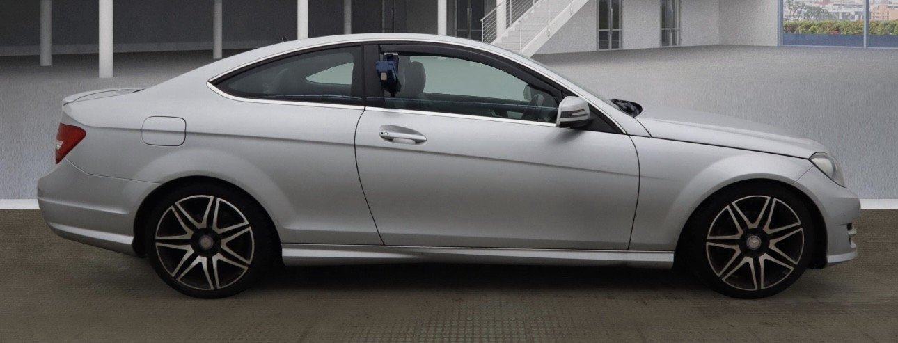 Used Mercedes-Benz C Class 2012 for sale - 77099900: Photo 5