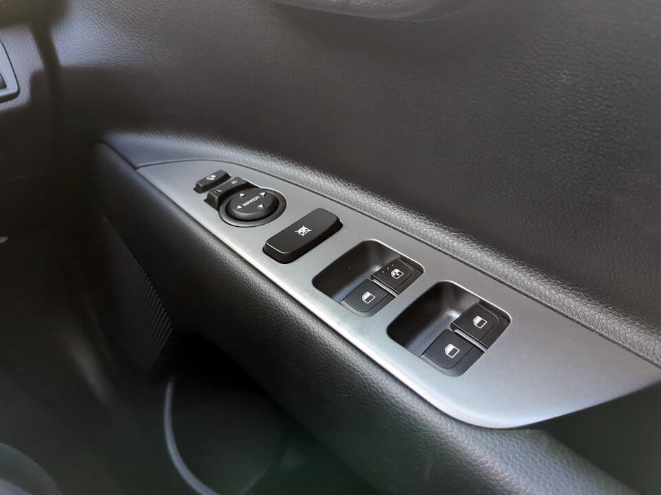 Used Kia Stonic 2023 for sale - 76633174: Photo 18