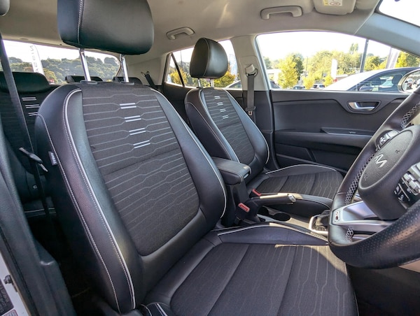 Used Kia Stonic 2022 for sale - 76151474: Photo 14