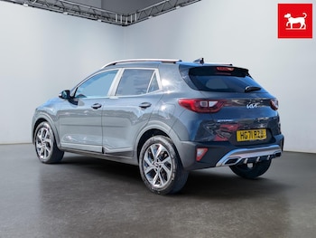 Used Kia Stonic 2022 for sale - 76151361: Photo 2