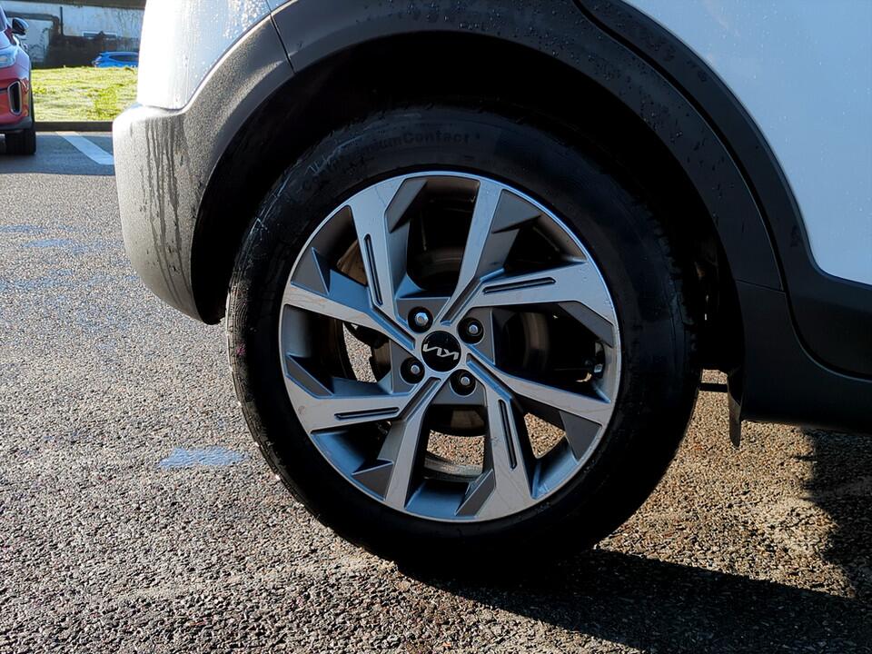 Used Kia Stonic 2023 for sale - 76850404: Photo 12