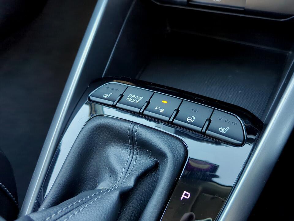 Used Kia Stonic 2023 for sale - 76850404: Photo 23