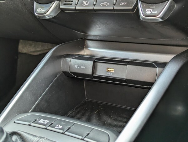 Used Kia Stonic 2022 for sale - 76152522: Photo 18