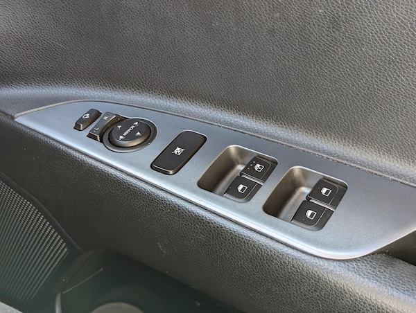 Used Kia Stonic 2022 for sale - 76152522: Photo 22