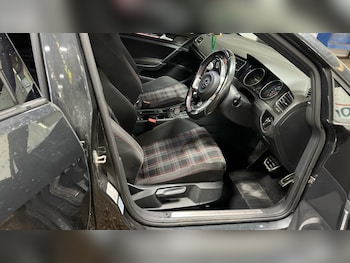 Used Volkswagen Golf 2015 for sale - 76023960: Photo