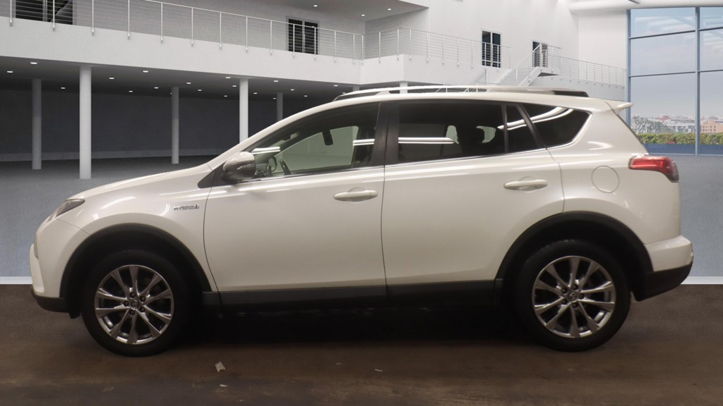 Used Toyota RAV4 2016 for sale - 76618660: Photo 4