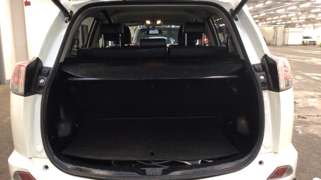 Used Toyota RAV4 2016 for sale - 76618660: Photo 8