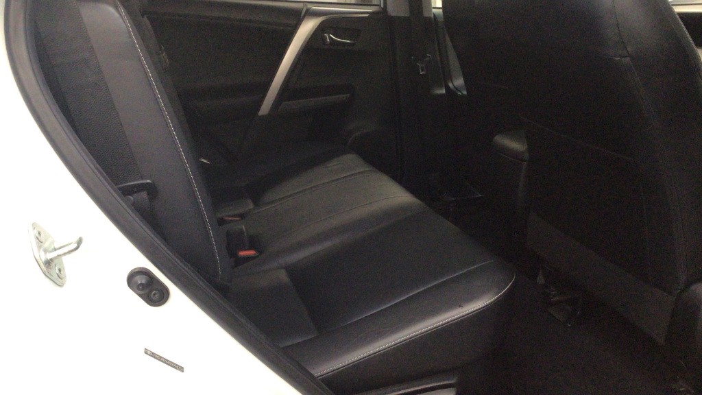 Used Toyota RAV4 2016 for sale - 76618660: Photo 9