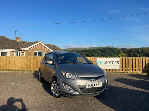 Used Hyundai i20 2013 for sale - 76120362: Photo 1