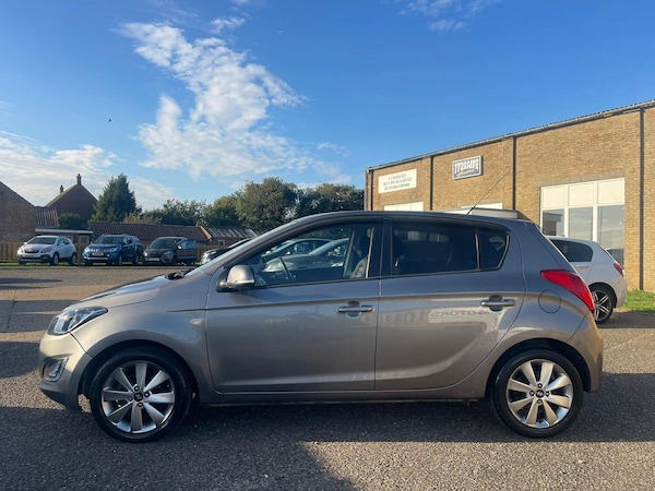 Used Hyundai i20 2013 for sale - 76120362: Photo 5