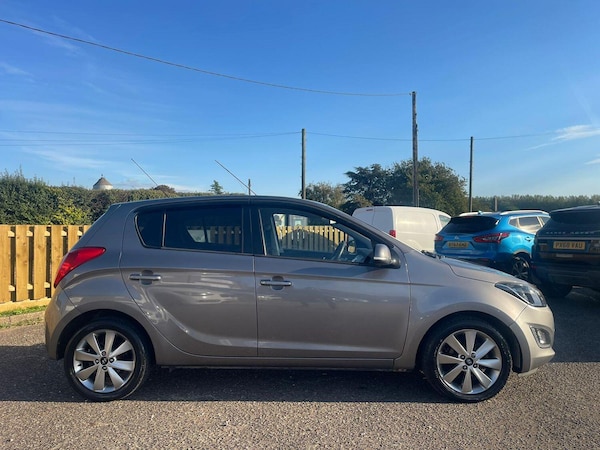 Used Hyundai i20 2013 for sale - 76120362: Photo 6