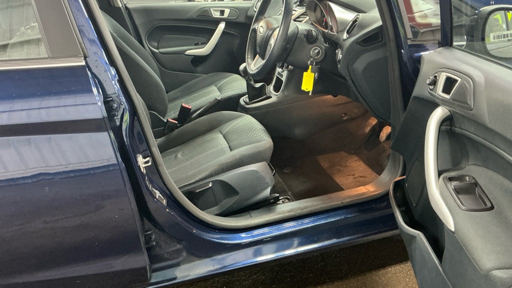 Used Ford Fiesta 2011 for sale - 76521167: Photo 2