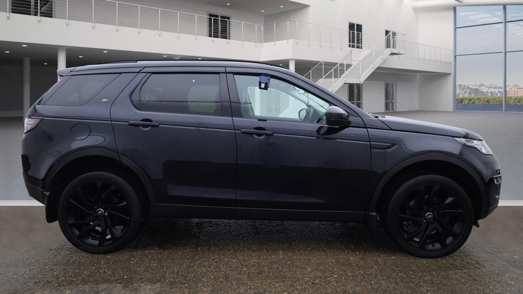 Used Land Rover Discovery Sport 2017 for sale - 76618672: Photo 5