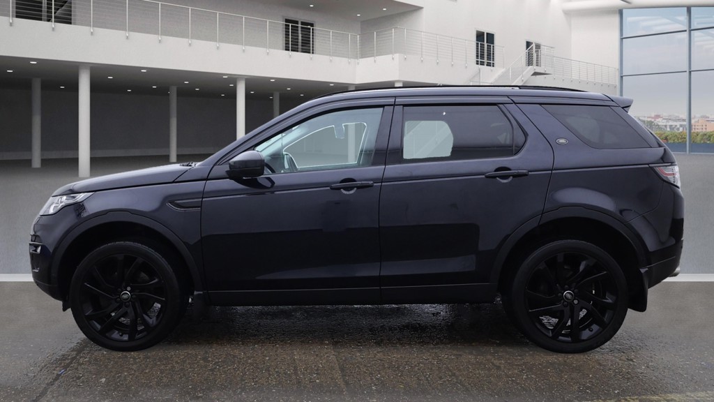 Used Land Rover Discovery Sport 2017 for sale - 76618672: Photo 6